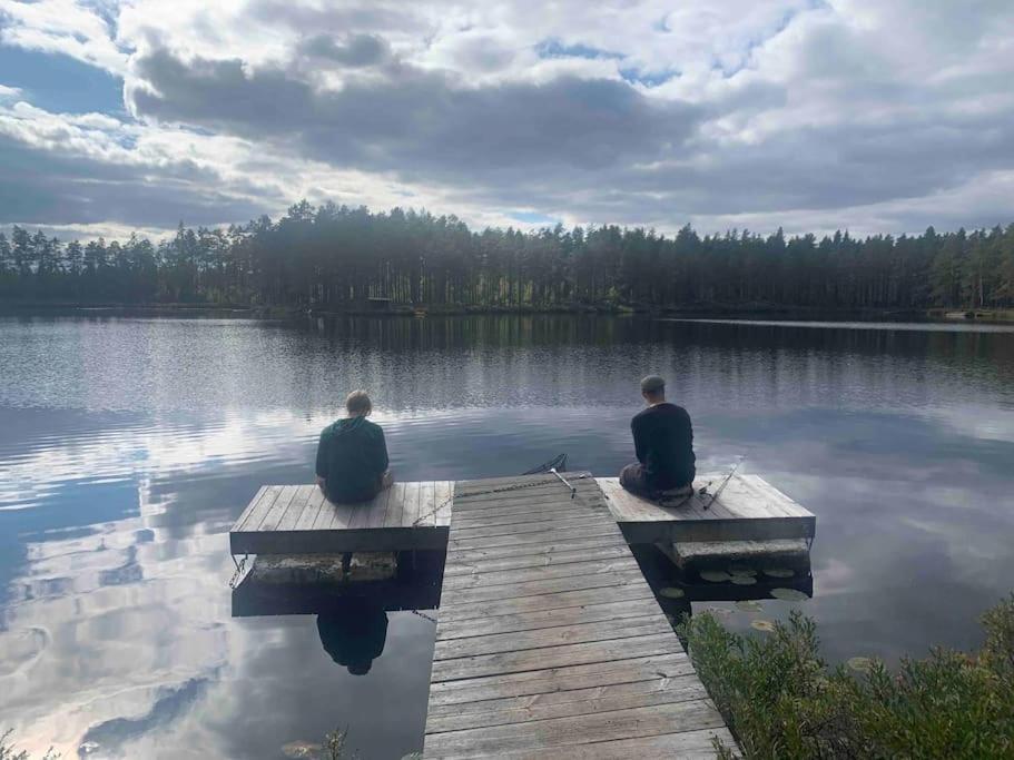 Egen Stuga Och Vedeldad Bastu Linghed Exteriör bild